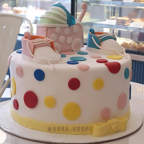 Customized Cakes (2.75 KG)